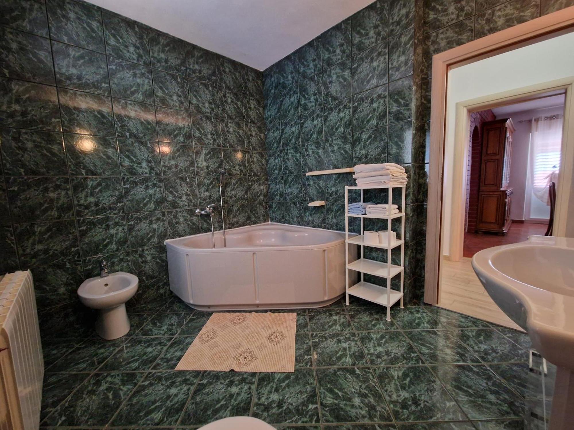 Apartments And Room Suza Senj  Chambre photo